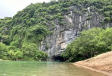 Cửa vào Động Phong Nha